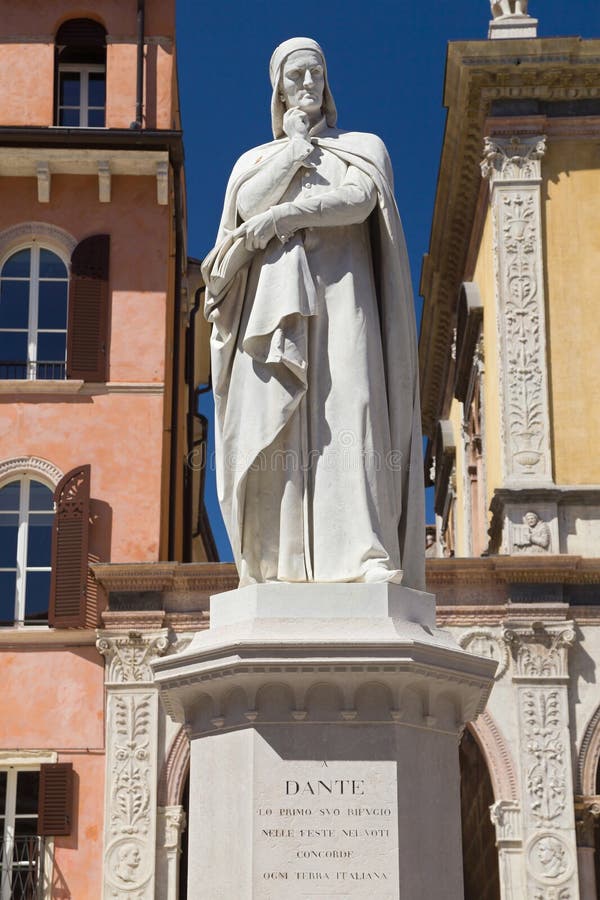 Statue of Dante Alighieri in Verona, Italy. Statue of Dante Alighieri in Verona, Italy