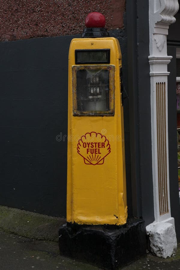Pompa del carburante d'annata dell'ostrica fotografia stock