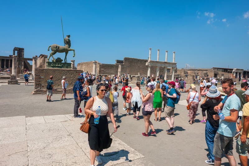 POMPEI, ITALY: Ruins of the ancient roman city of Pompeii, which was destroyed by the volcano Mount Vesuvius, about two millenniums ago, 79 AD