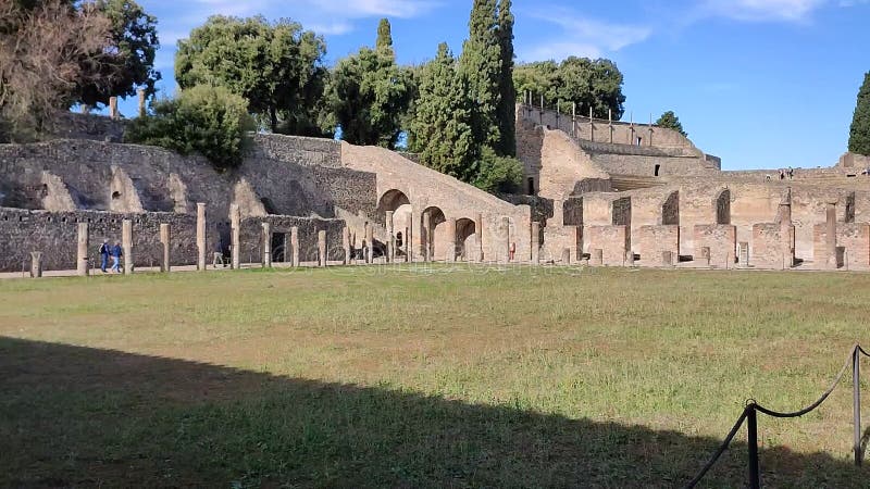 Pompei - Panoramica del Quadriportico dei Teatri