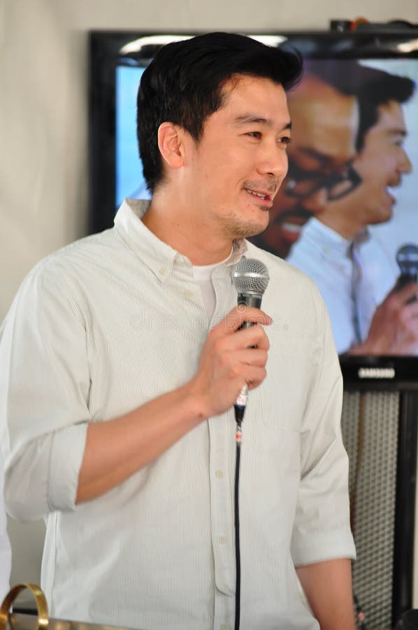 Pon Tantasatien is Thaise acteur, model en de Thaise beroemdheidschef-kok, werd het beeld genomen bij het grote festival van Thai royalty-vrije stock afbeeldingen Pon Tantasatien is Thaise acteur, model en de Thaise beroemdheidschef-kok, werd het beeld genomen bij het grote festival van Thai royalty-vrije stock afbeeldingen