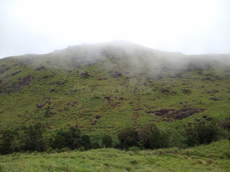 Ponmudi холм станция главная туристическая достопримечательность thiruvananthapuram керала пейзаж