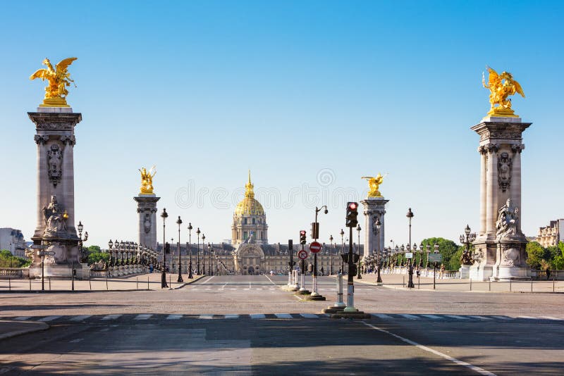 Pont Alexandre III Bridge & Hotel Des Invalides, Paris, France Stock ...