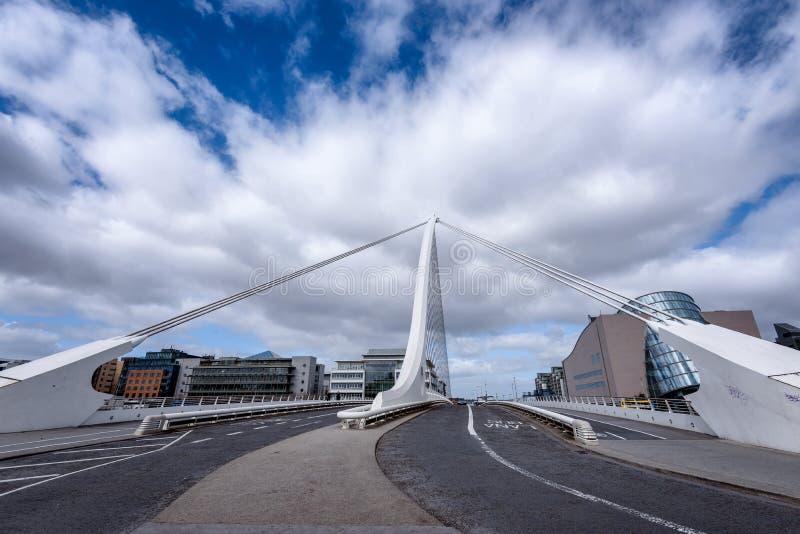 Pont de Samuel Beckett, Dublin Ireland photos libres de droits Pont de Samuel Beckett, Dublin Ireland photos libres de droits