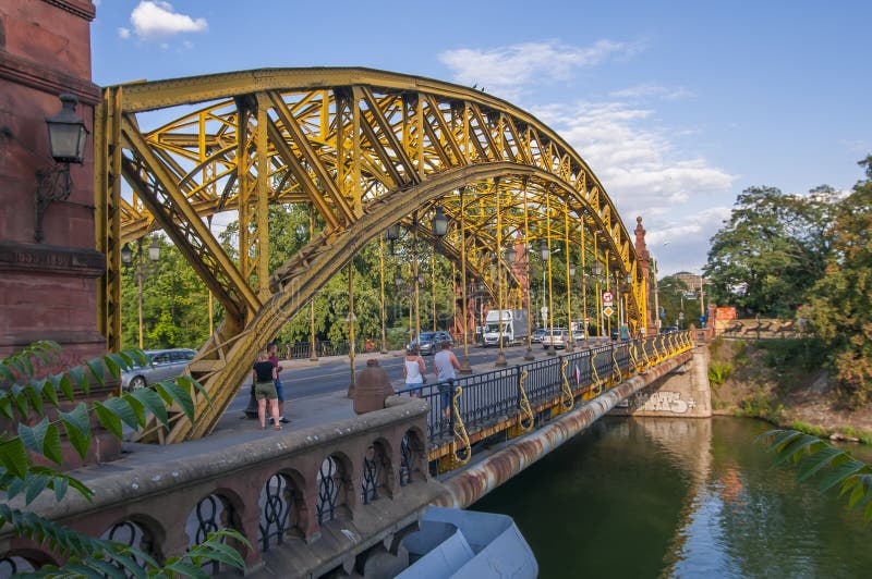 Pont de Zwierzyniecki à Wroclaw, Pologne image libre de droits Pont de Zwierzyniecki à Wroclaw, Pologne image libre de droits