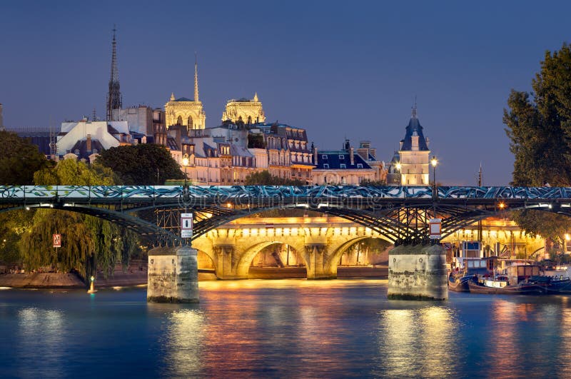 Pont Des Arts, Pont Neuf, Ile De La Cite, Paris Stock Photo - Image of ...