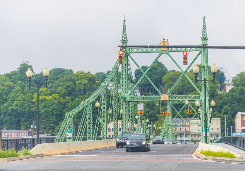 Pont en rue de Northampton, Easton Pennsylvania photographie stock libre de droits Pont en rue de Northampton, Easton Pennsylvania photographie stock libre de droits