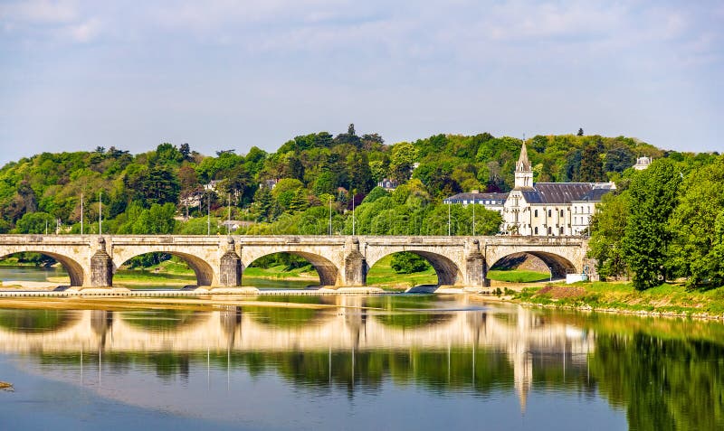 Pont Wilson no Loire nas excursões fotos de stock Pont Wilson no Loire nas excursões fotos de stock