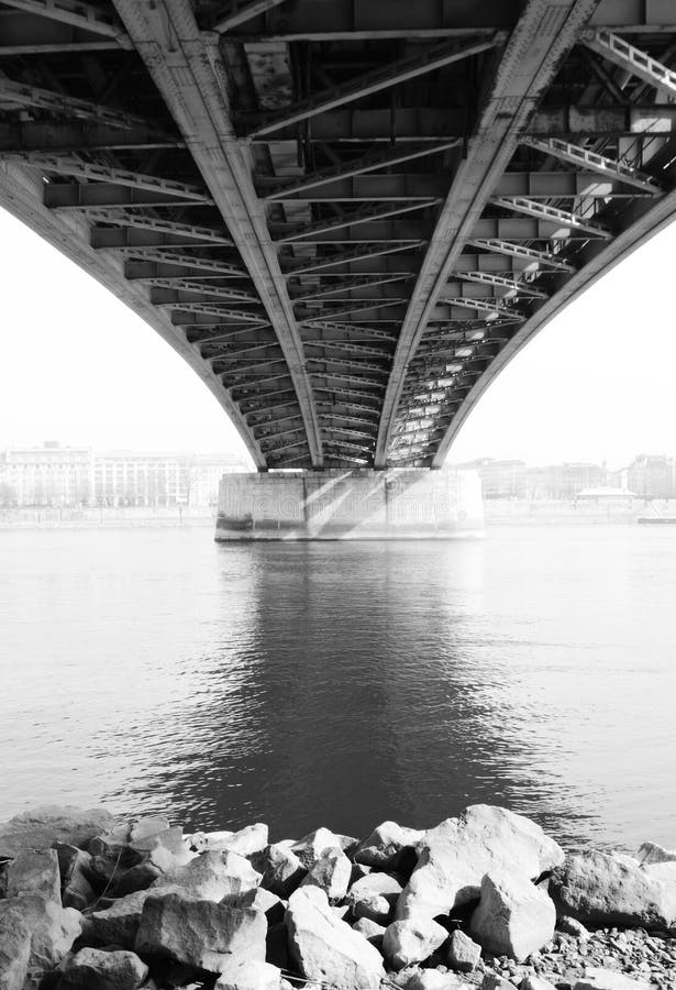 A ponte fotografia de stock royalty free A ponte fotografia de stock royalty free