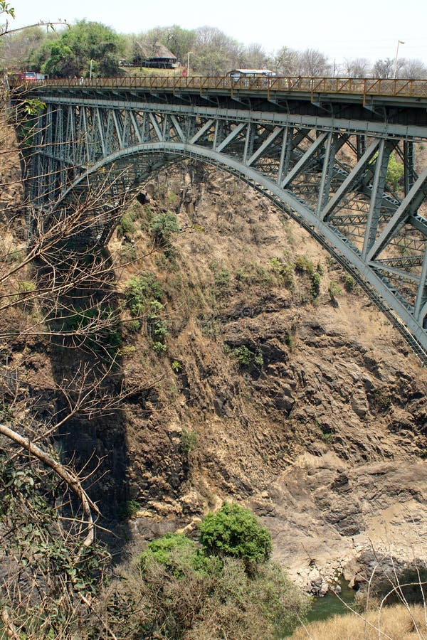 Ponte da estrada de ferro através do Zambezi River imagem de stock Ponte da estrada de ferro através do Zambezi River imagem de stock