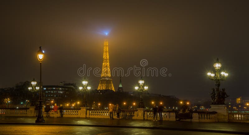 Ponte De Alexandre III, Paris Imagem de Stock - Imagem de paris, eiffel ...