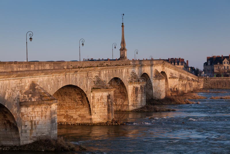 Ponte de Blois, de Loir e de cher fotos de stock Ponte de Blois, de Loir e de cher fotos de stock