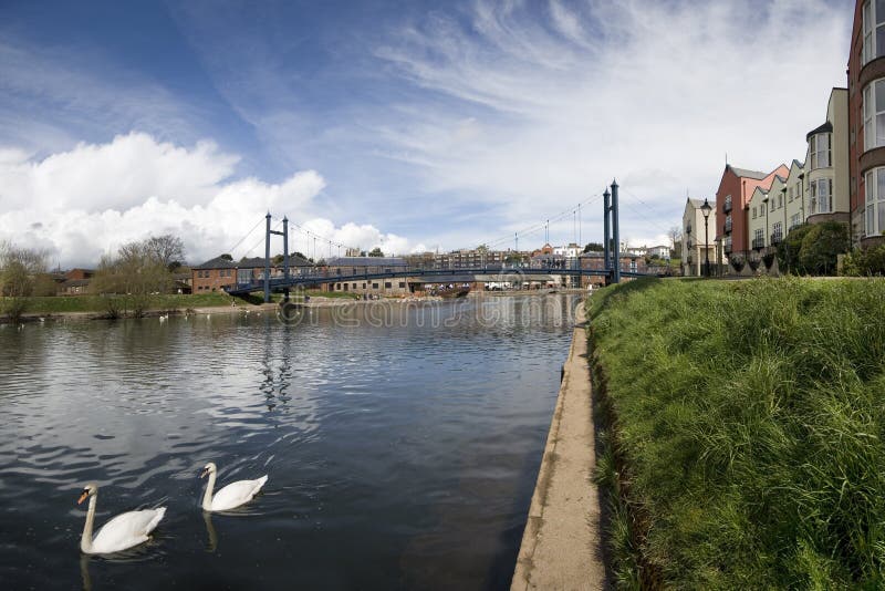 Ponte de suspensão no cais de Exeter imagem de stock Ponte de suspensão no cais de Exeter imagem de stock