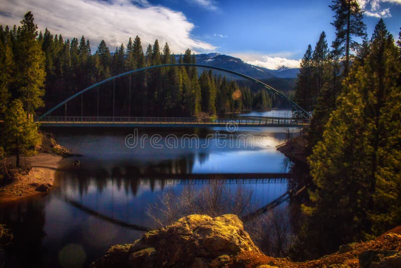 Ponte dell'insenatura del vagone immagini stock libere da diritti Ponte dell'insenatura del vagone immagini stock libere da diritti