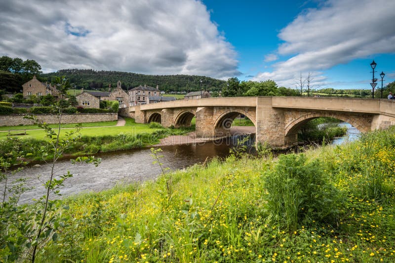 Ponte della strada a Rothbury fotografia stock libera da diritti Ponte della strada a Rothbury fotografia stock libera da diritti