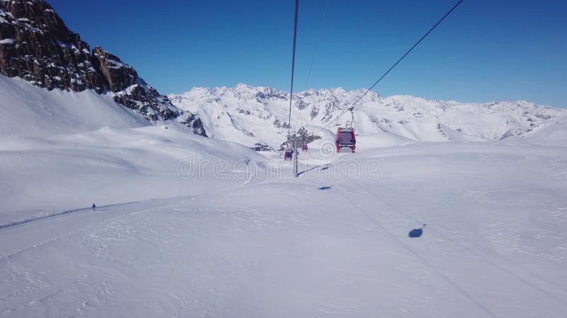 Ponte Di Legno, Tonale Καταπληκτική άποψη των κλίσεων στον παγετώνα Presena από cableway Paradiso