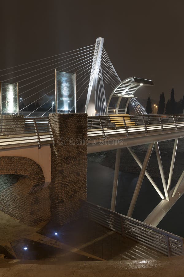 Ponte do milênio foto de stock Ponte do milênio foto de stock