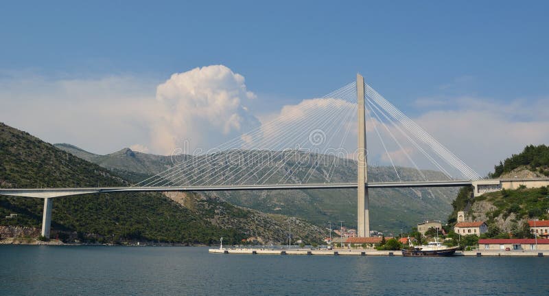 Ponte Ragusa di Tudjman immagine stock Ponte Ragusa di Tudjman immagine stock