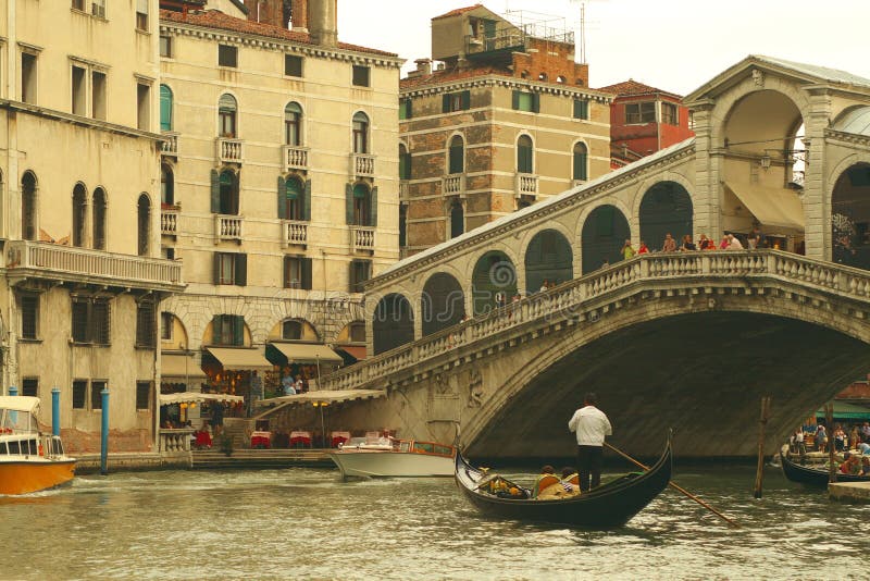 Ponte Rialto in Venice, Italy
