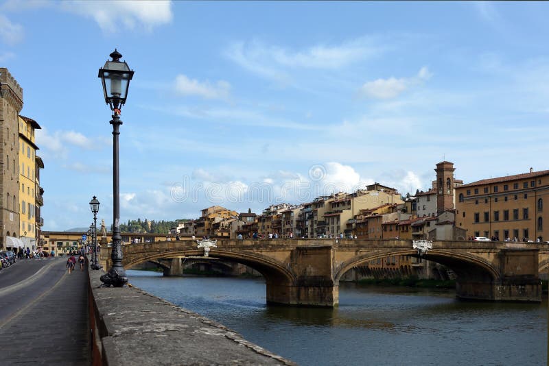 Ponte Santa Trinita Firenze - in Italia fotografia stock libera da diritti Ponte Santa Trinita Firenze - in Italia fotografia stock libera da diritti