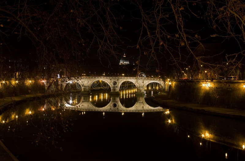 Ponte Sisto na noite, Roma fotos de stock Ponte Sisto na noite, Roma fotos de stock