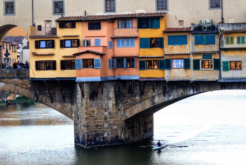 Ponte Vecchio gammal bro i Florence, Italien arkivbild Ponte Vecchio gammal bro i Florence, Italien arkivbild