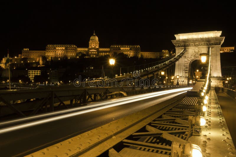 Ponticello Chain di Szechenyi a Budapest immagini stock Ponticello Chain di Szechenyi a Budapest immagini stock