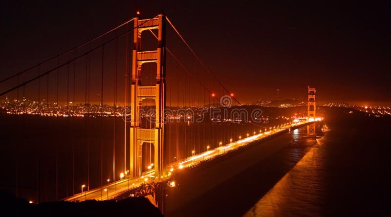 Ponticello di cancello dorato, San Francisco alla notte fotografie stock Ponticello di cancello dorato, San Francisco alla notte fotografie stock