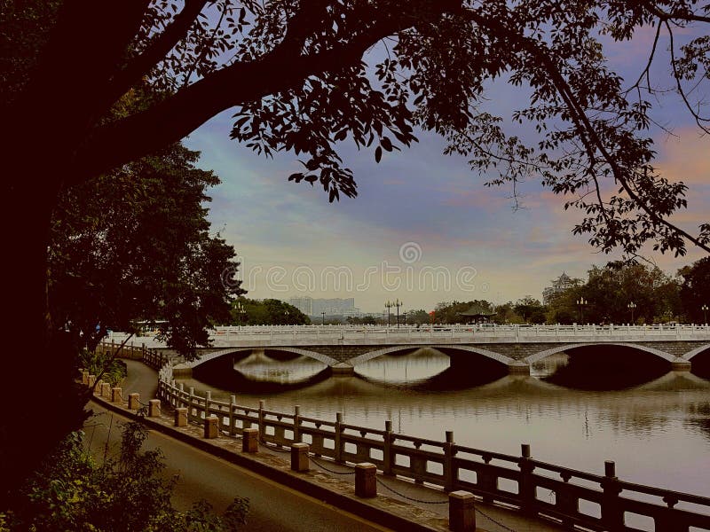 Ponts sur le bord de lac images stock Ponts sur le bord de lac images stock