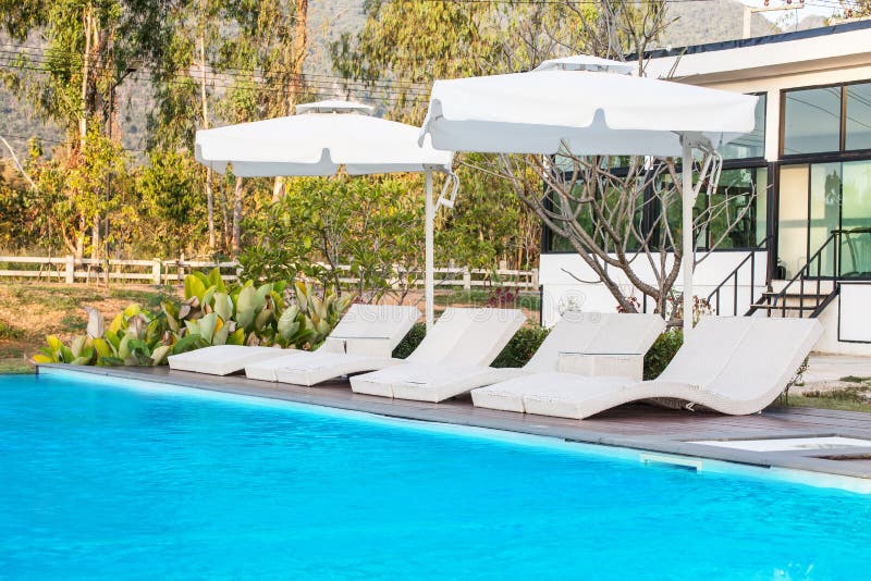 hotel quality pool loungers