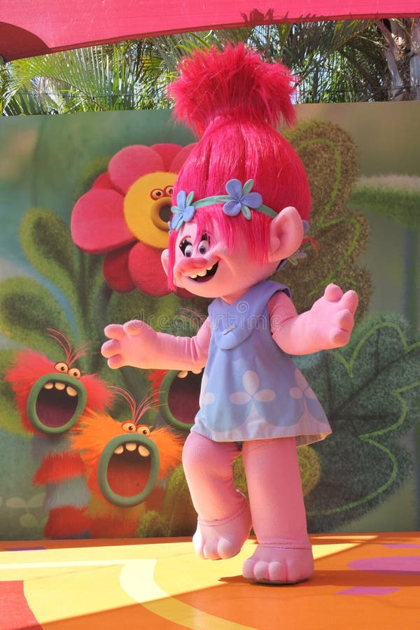 Poppy Troll character Performs at Dreamworld