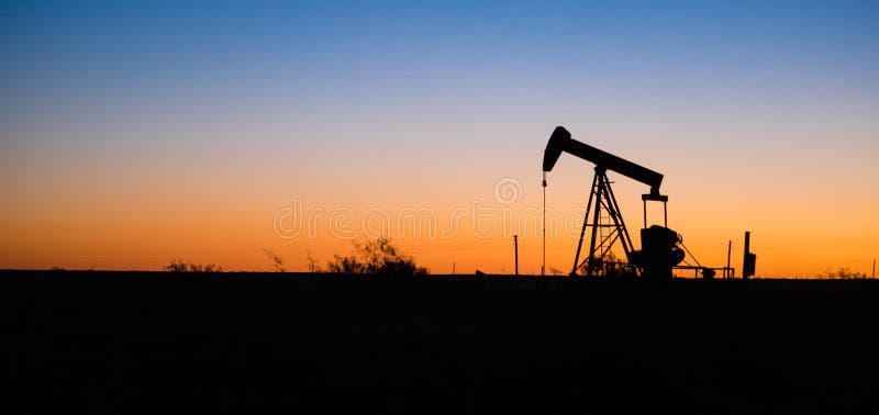 Por do sol bruto da máquina da extração de Texas Oil Pump Jack Fracking