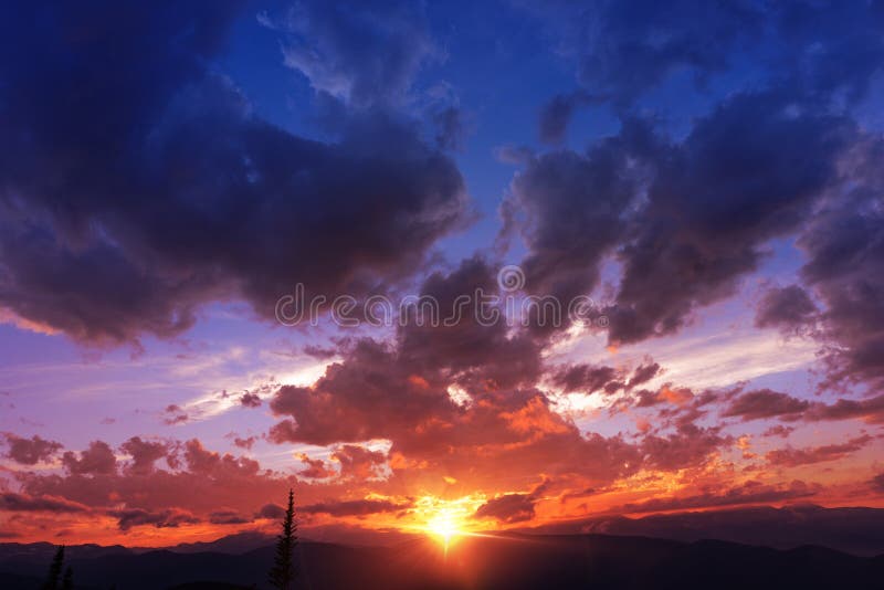 Por do sol da cordilheira imagens de stock Por do sol da cordilheira imagens de stock