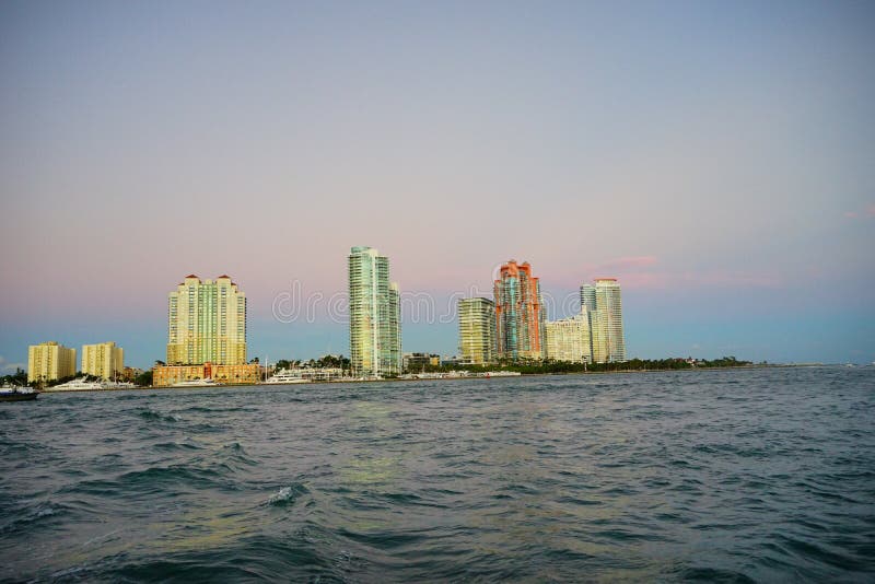 Por do sol de Miami Beach fotografia de stock royalty free Por do sol de Miami Beach fotografia de stock royalty free