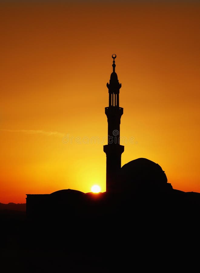 Por do sol do minarete da mesquita