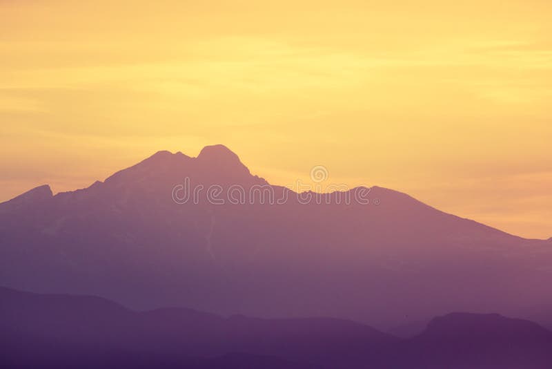 Por do sol do nascer do sol da montanha rochosa de Colorado fotos de stock Por do sol do nascer do sol da montanha rochosa de Colorado fotos de stock