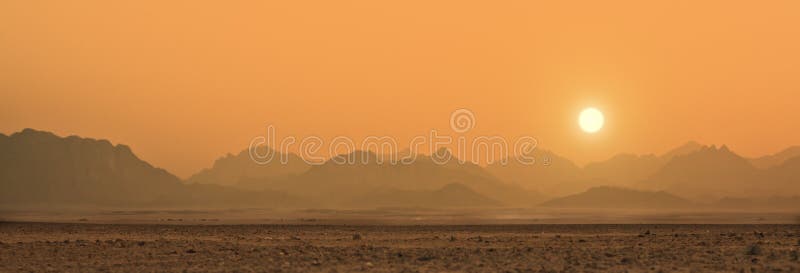 Por do sol no deserto de Sahara