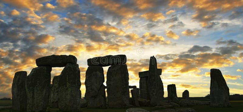 Por do sol Reino Unido de Stonehenge.