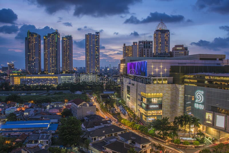 Por do sol sobre Jakarta imagem de stock Por do sol sobre Jakarta imagem de stock