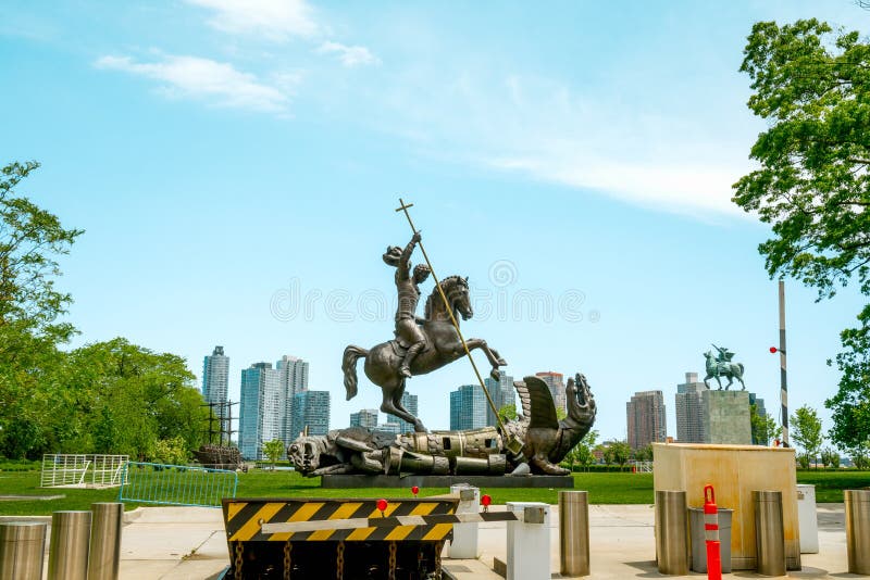 Porażki Zła statua Na zewnątrz Narody Zjednoczone budynku w Miasto Nowy Jork zdjęcie stock Porażki Zła statua Na zewnątrz Narody Zjednoczone budynku w Miasto Nowy Jork zdjęcie stock