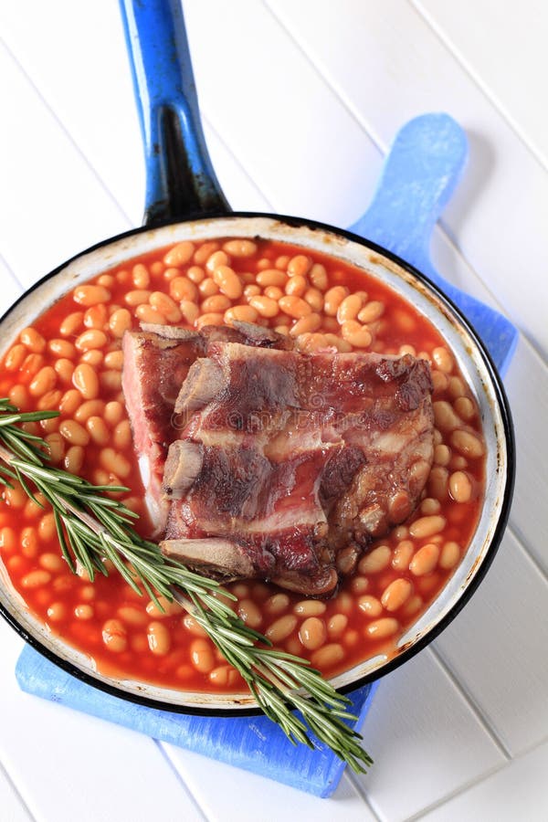 Pork ribs and baked beans