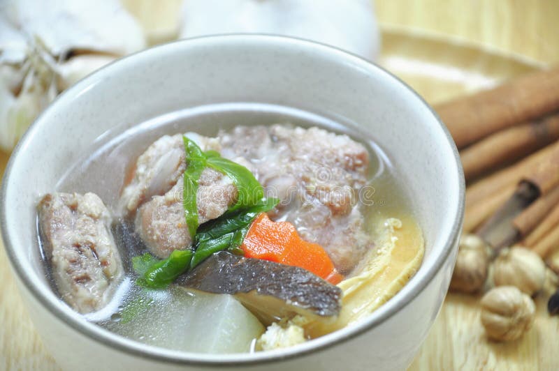 Pork ribs and vegetable soup