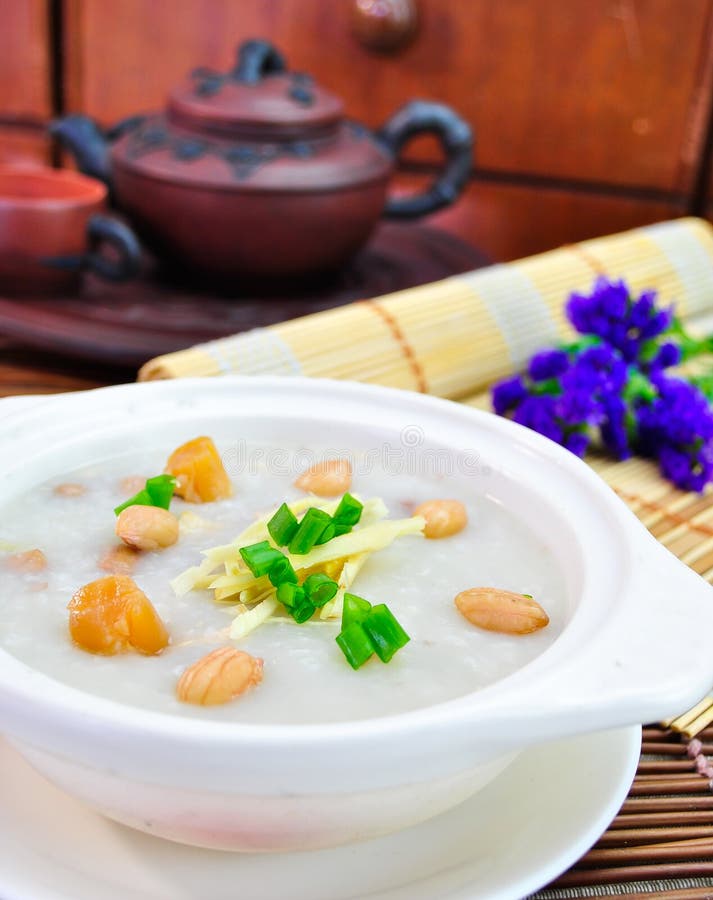 Porridge, Porridge (congee) served in claypot