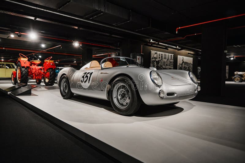 Porsche 550 Spyder. Legendary First Porsche Racing Car. Vintage Racing ...