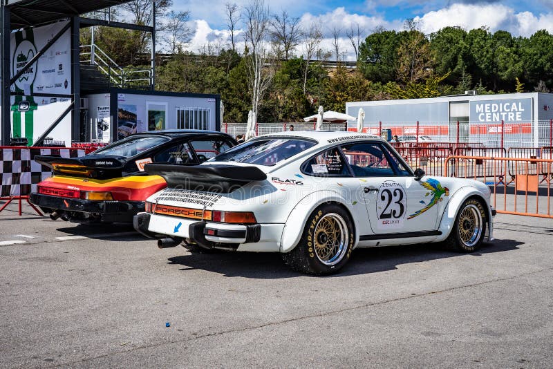 Porsche 930 turbo en la demostraci?n de coche montjuic del circuito de Barcelona del alcohol fotos de archivo Porsche 930 turbo en la demostraci?n de coche montjuic del circuito de Barcelona del alcohol fotos de archivo