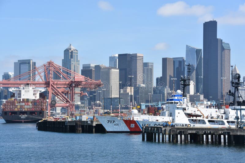 Port Of Seattle And Piers And Surroundings On Sunny Day Editorial Stock ...