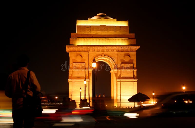 Porta de India em a noite em Nova Deli foto de stock royalty free Porta de India em a noite em Nova Deli foto de stock royalty free