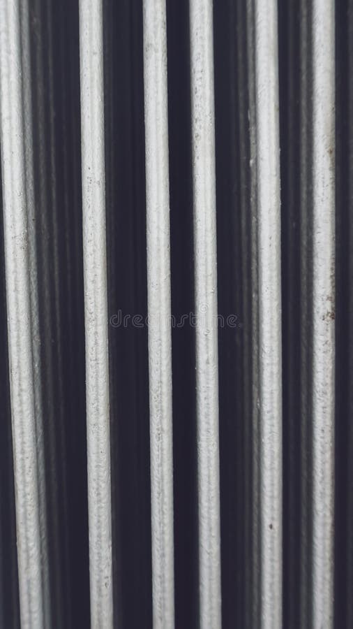 Porta do metal na dobra Porta de dobramento do metal fotos de stock Porta do metal na dobra Porta de dobramento do metal fotos de stock