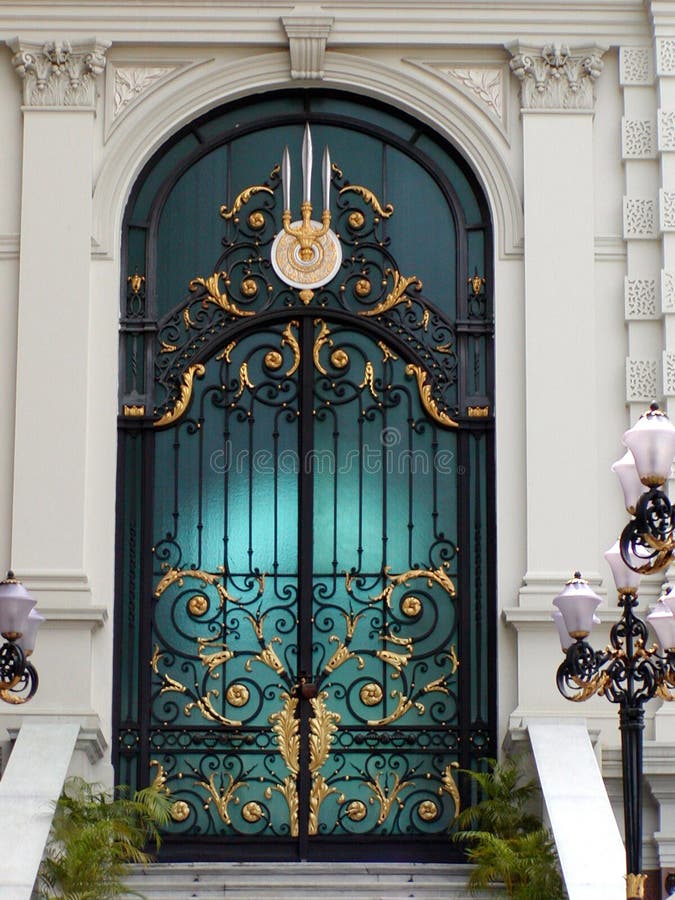 Porta dourada tailandesa