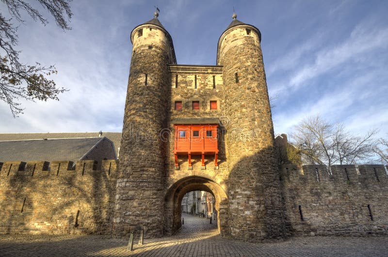 Porta histórica Maastricht da cidade fotografia de stock royalty free Porta histórica Maastricht da cidade fotografia de stock royalty free
